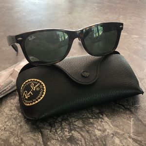 New Wayfarer Rayban Sunglasses